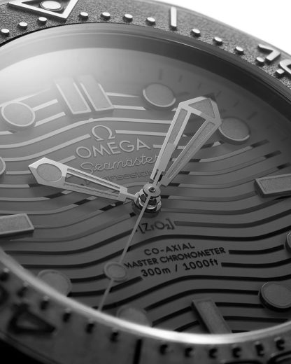 Omega Black Black  Seamaster Diver 300M 43,5 mm, céramique noire sur bracelet caoutchouc 210.92.44.20.01.003 – Image 3