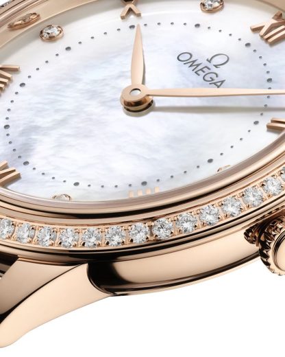 Omega De Ville Prestige 30 mm, or Sedna™ sur bracelet en cuir 434.58.30.60.55.001 – Image 3