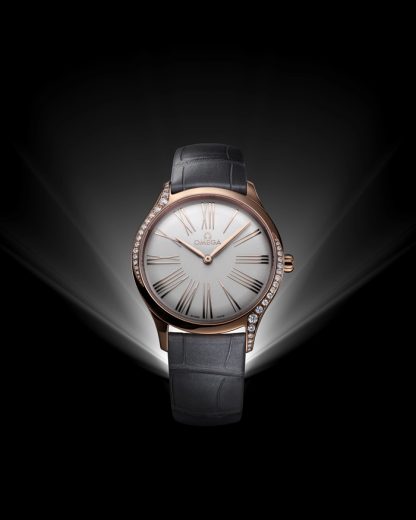 Omega De Ville Trésor 36 mm, or Sedna™ sur bracelet en cuir 428.58.36.60.02.001 – Image 3