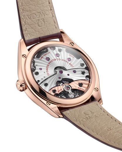 Omega De Ville Trésor 40 mm, or Sedna™ sur bracelet en cuir 435.53.40.21.11.002 – Image 3