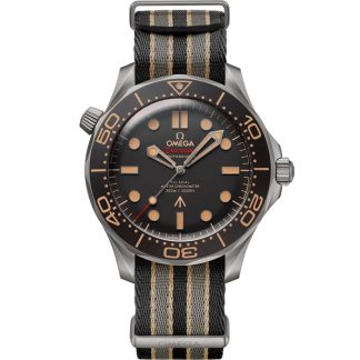 Omega Édition 007*** Seamaster Diver 300M 42 mm, titane sur bracelet NATO 210.92.42.20.01.001