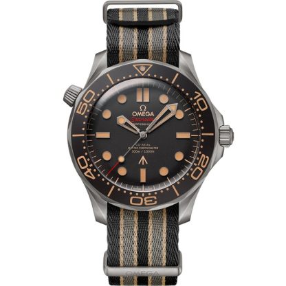 Omega Édition 007*** Seamaster Diver 300M 42 mm, titane sur bracelet NATO 210.92.42.20.01.001