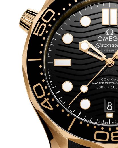 Omega Nouveauté Seamaster Diver 300M 42 mm, or Moonshine™ sur bracelet caoutchouc 210.62.42.20.01.003 – Image 3
