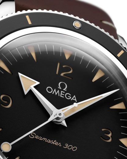 Omega Seamaster 300 41 mm, acier sur bracelet en cuir 234.32.41.21.01.001 – Image 3