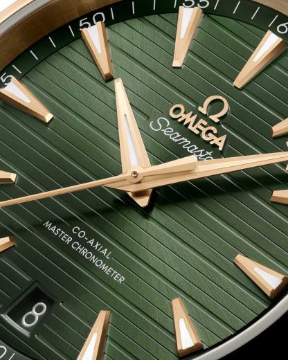 Omega Seamaster Aqua Terra 150M 41 mm, or Moonshine™ sur bracelet caoutchouc 220.52.41.21.10.001 – Image 4