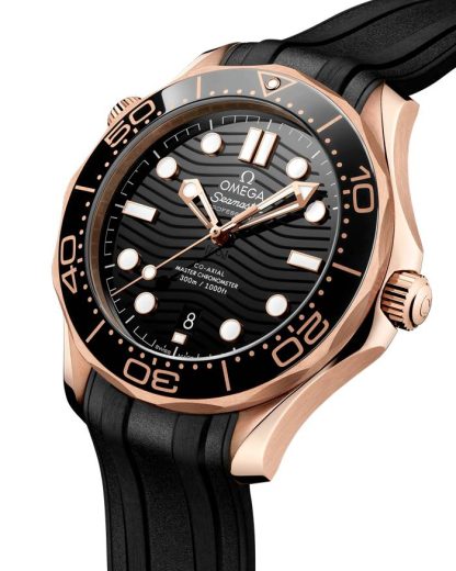 Omega Seamaster Diver 300M 42 mm, or Sedna™ sur bracelet caoutchouc 210.62.42.20.01.002 – Image 3