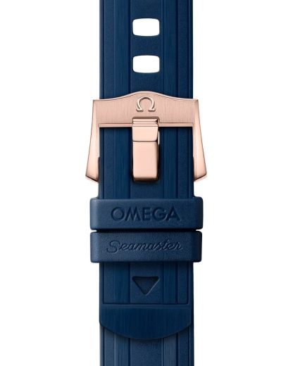 Omega Seamaster Diver 300M 42 mm, or Sedna™ sur bracelet caoutchouc 210.62.42.20.03.001 – Image 4