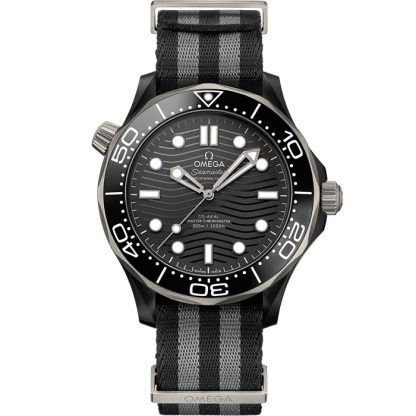 Omega Seamaster Diver 300M 43,5 mm, céramique noire sur bracelet NATO 210.92.44.20.01.002