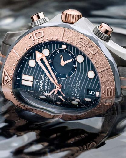 Omega Seamaster Diver 300M 44 mm, titane - tantale - or Sedna™ sur titane - tantale - or Sedna™ 210.60.44.51.03.001 – Image 4