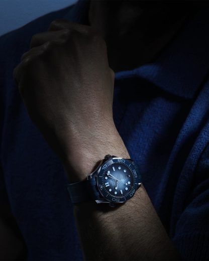 Omega Summer Blue Seamaster Diver 300M 42 mm, acier sur bracelet caoutchouc 210.32.42.20.03.002 – Image 4