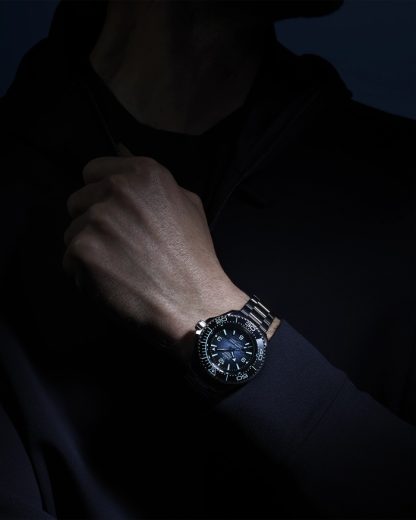 Omega Ultra Deep Summer Blue Seamaster Planet Ocean 6000M 45,5 mm, O-MEGASTEEL sur O-MEGASTEEL 215.30.46.21.03.002 – Image 3
